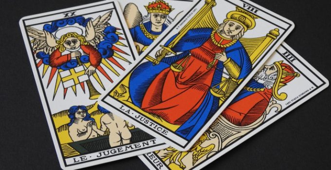 Conheça o jogo de Tarot da Árvore da Vida