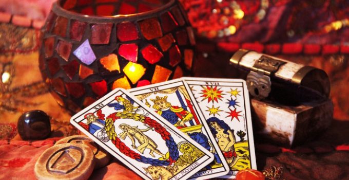 Descubra o significado da carta A Força no Tarot